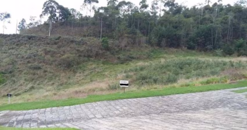 Terreno à venda em Teresópolis condomínio fechado no bairro Vieira