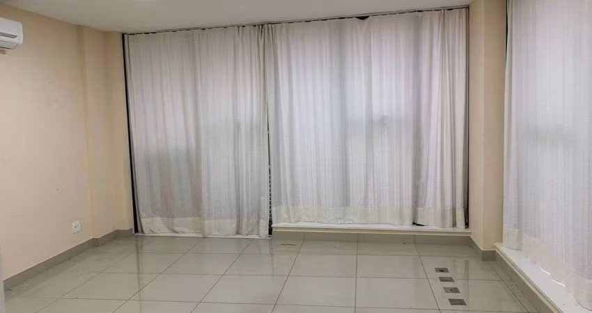 Sala Comercial em condomínio moderno no Centro de Teresópolis