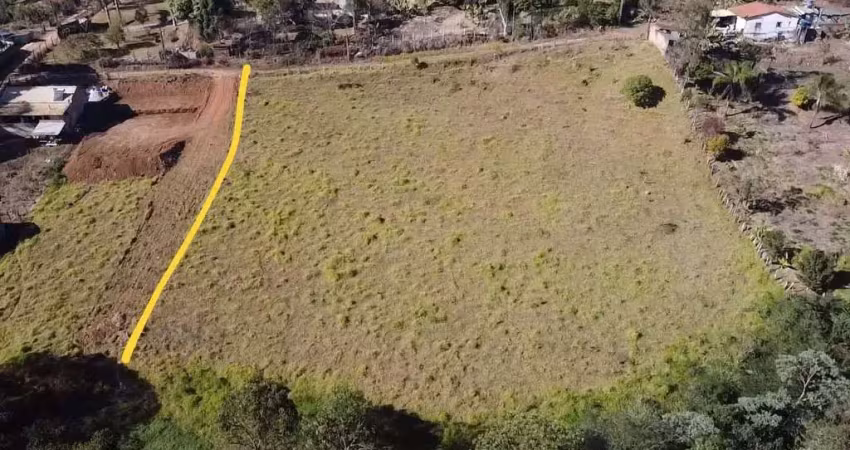 Terreno à venda no Centro, Caldas 