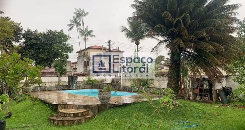 Casa térrea com 8 dormitórios, piscina e 1.050 m² no porto novo – caraguatatuba/sp