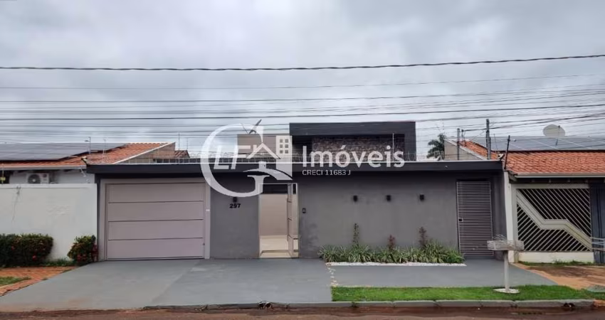 Impecável casa à venda em Campo Grande-MS, na Vila Jacy: 3 suítes, 2 salas, 4 banheiros, 5 vagas de garagem, 162,76 m² de área.