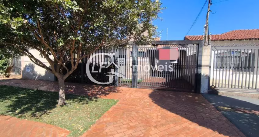 Impecável residência à venda em campo grande-ms, jardim dos estados: 3 quartos, 1 suíte, 2 salas, 2 banheiros, com edícula, 4 vagas de garagem, 210m².