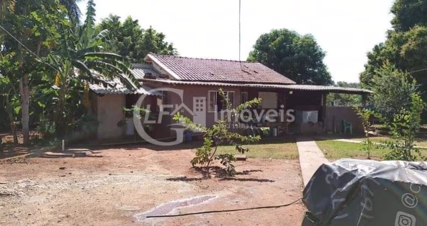 Chácara à venda em Terenos-MS, Zona Rural: 5 quartos, 1 suíte, 2 salas, 3 banheiros, 180m² de área!