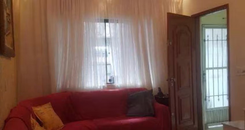 Sobrado amplo com 253 m² localizado no bairro Independência em São Bernardo do Campo/SP.