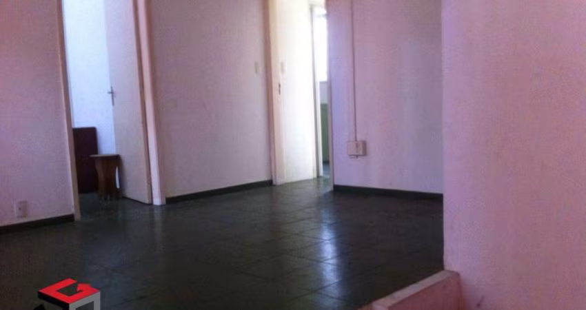 Casa térrea ampla com 190m² localizada no Jardim Bela Vista em Santo André - SP.