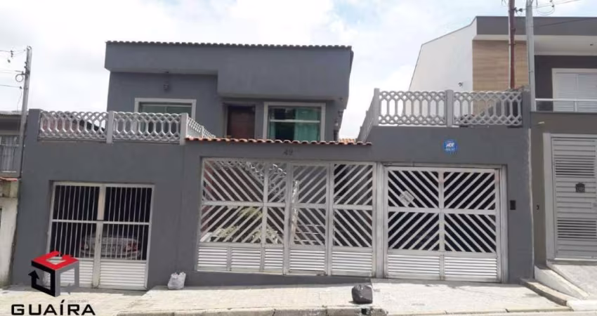 Sobrado com 253m² localizada no Bairro Independência em São Bernardo do Campo/SP.