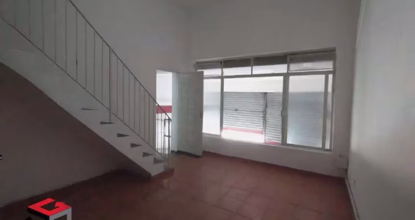 Imóvel vago, assobradado próximo a prefeitura do municipio