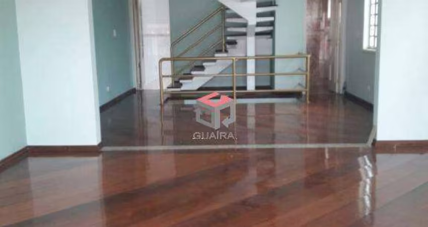 Sobrado de 338 m² no Bairro Terra Nova em São Bernardo do Campo/SP.
