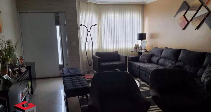 Sobrado à venda 3 quartos 3 suítes 6 vagas Jaçatuba - Santo André - SP