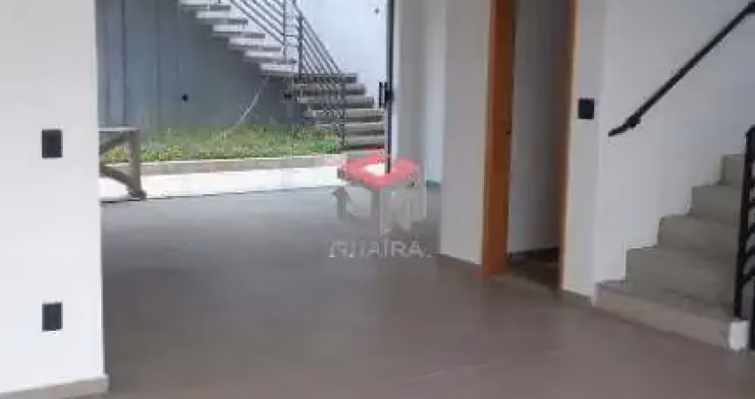 Sobrado de 340m² localizado no Jardim Anchieta em São Bernardo do Campo - SP.