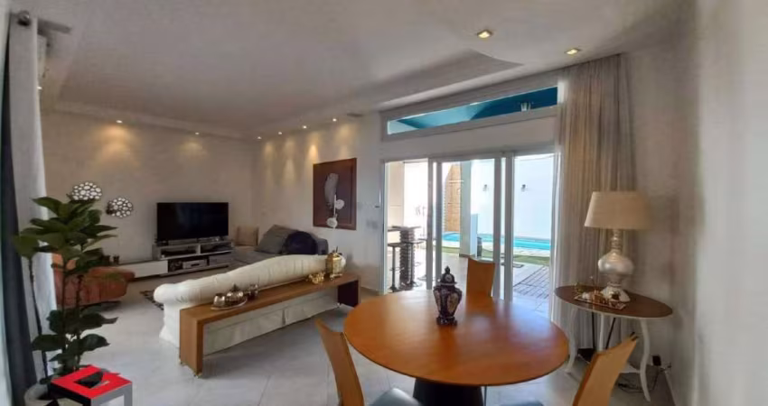 Casa ampla com 280m² localizada no Bairro Santa Terezinha em Santo André/SP.