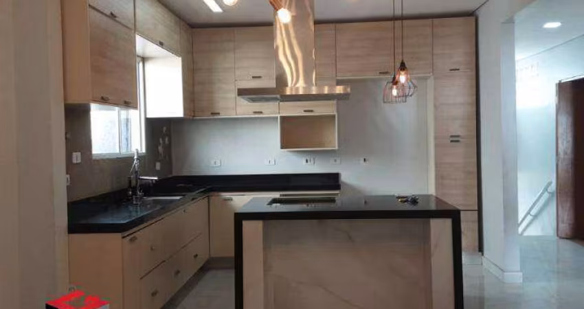 Casa de 300 m² localizada no Jardim Independência em São Bernardo do Campo/SP.