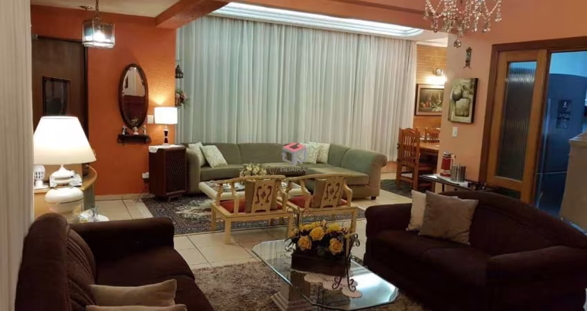 Casa Térrea com 308 m² localizado na Vila Lusitânia em São Bernardo do Campo/SP.