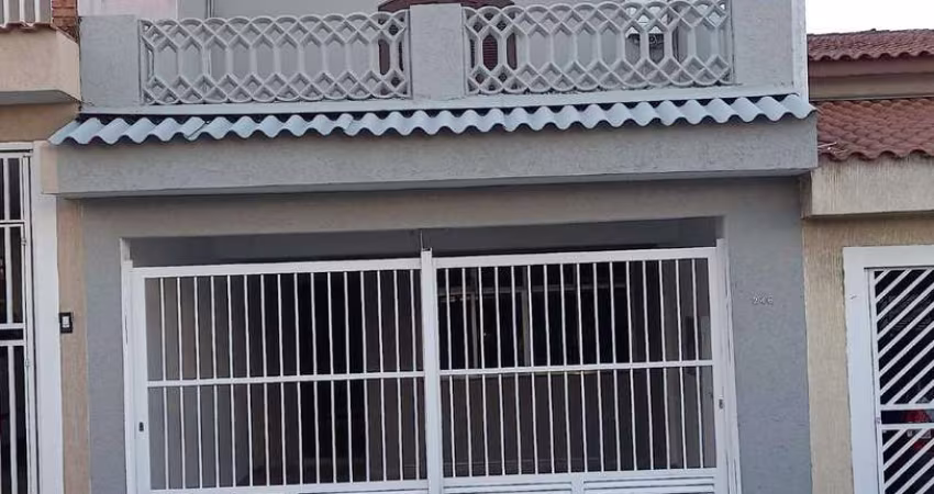 Sobrado amplo com 250m² localizado no Bairro Rudge Ramos em São Bernardo do Campo/SP.