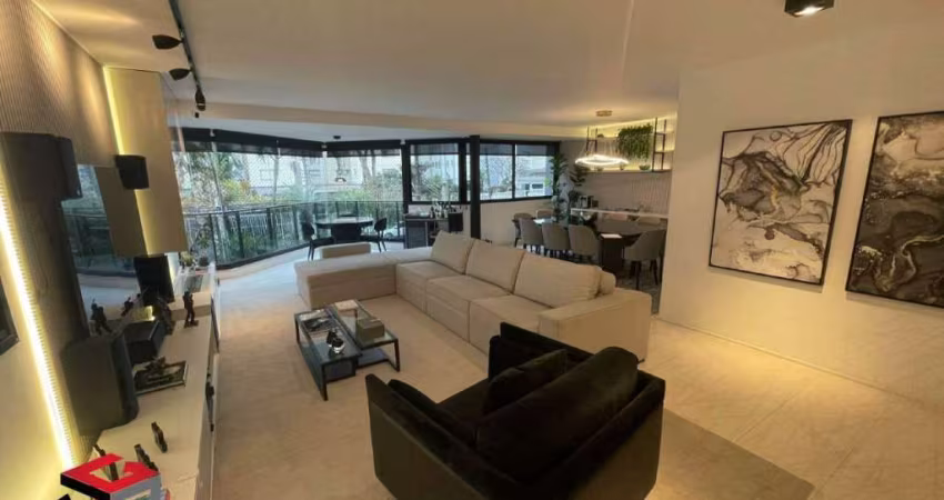 Apartamento de 247 m² no Bairro Aclimação em São Paulo - SP (Com Elevadores)