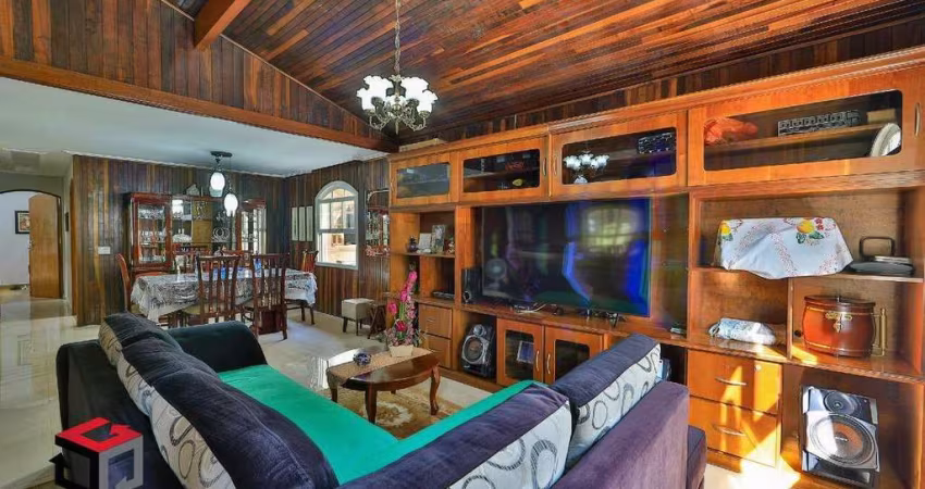 Casa de 282m² no Bairro Eldorado em Diadema - SP