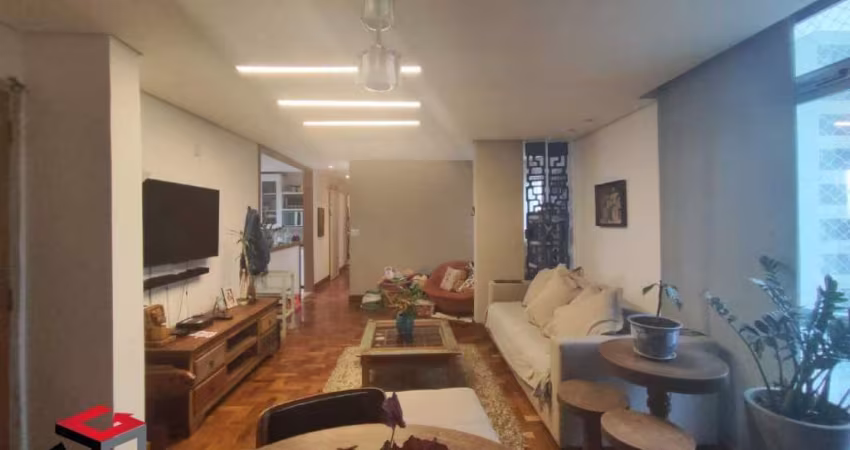 Apartamento amplo, confortável, reformado com total de 112m² localizado no Centro de Santo André/SP.