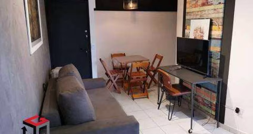 Apartamento 48 m² em Pinheiros, mobiliado com 1 dormitório, cozinha, sala de estar e jantar, piscina, academia e 1 vaga.