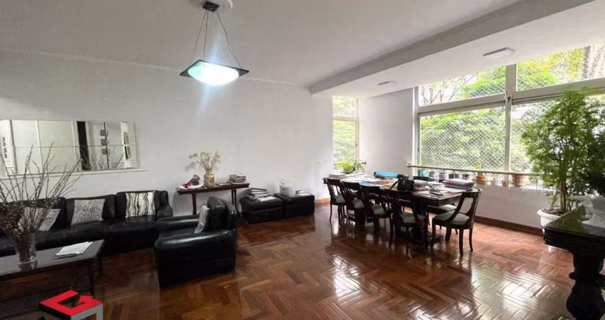 Apartamento 365 M², 4 dormitórios, 1 suíte, 5 banheiros, sacada fechada, 2 amplas salas, 1 vaga - Repúlica - São Paulo