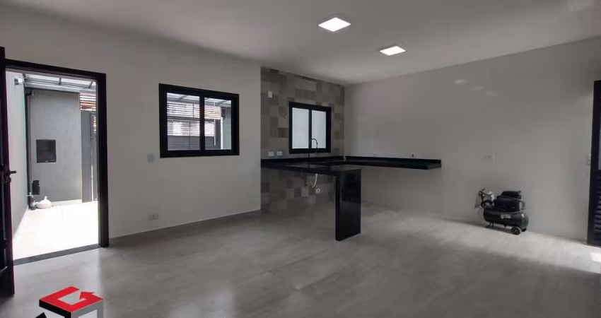 Casa térrea com 2 suítes, 2 vagas de garagem no bairro Taboão