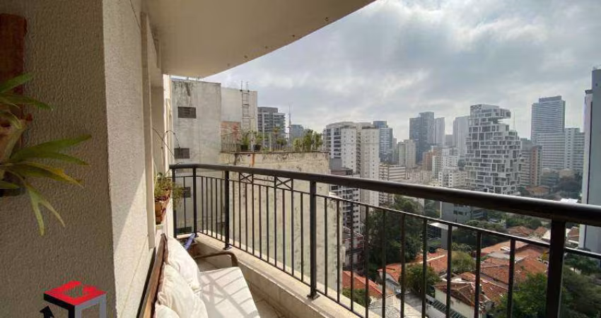 Apartamento em Cerqueira César com 73m² (02 elevadore)