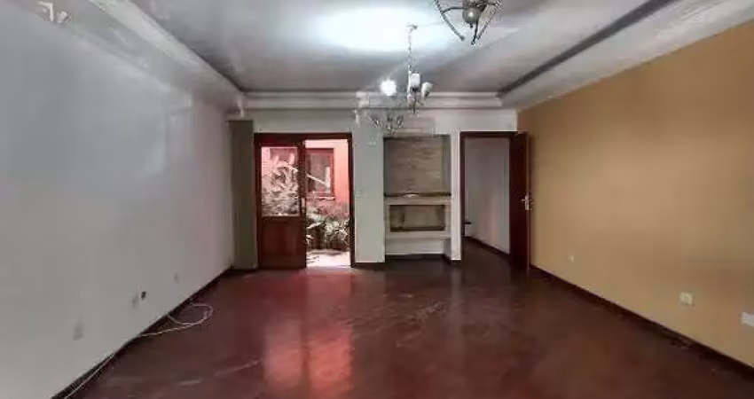 Sobrado no jardim do mar com 3 suítes, 5 vagas de garagem, quintal e área gourmet.