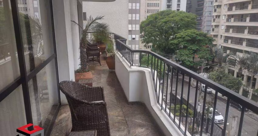 Apartamento 4 Dormitórios no Jardim Paulista com 293 m2.