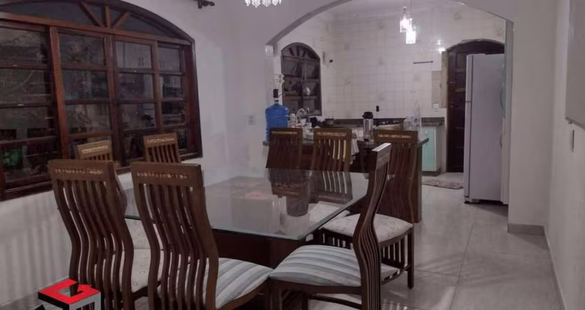 Sobrado à venda 3 quartos 1 suíte 2 vagas Gerassi - Santo André - SP