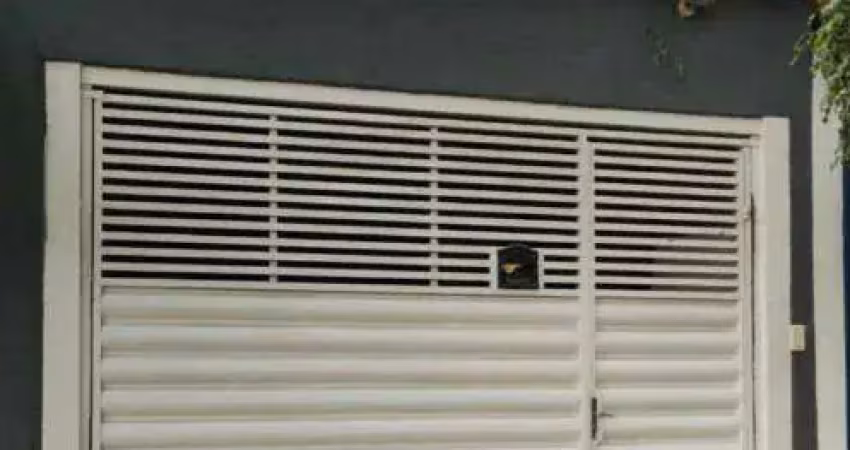 Casa 2 Dormitórios em Saúde com 100m²