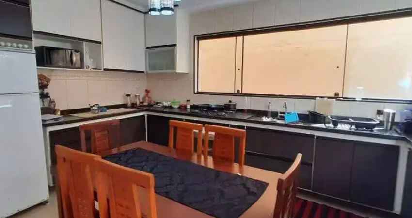 Sobrado à venda 2 quartos 2 vagas Gerassi - Santo André - SP