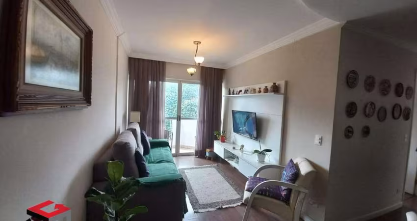Apartamento Saúde 65 m², 2 dormitórios, 1 suíte, 2 banheiros, sala para 2 ambientes com sacada, cozinha com armários, lavanderia, 1 vaga e lazer.