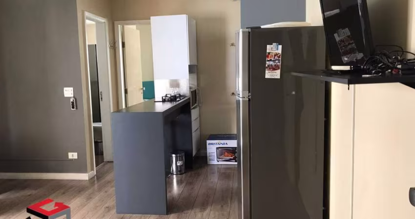 Studio Moema, próximo ao metrô, 1 vaga de garagem, lazer com piscina e sauna. Venha conhecer.