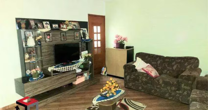 Sobrado à venda 3 quartos 3 suítes 4 vagas Utinga - Santo André - SP