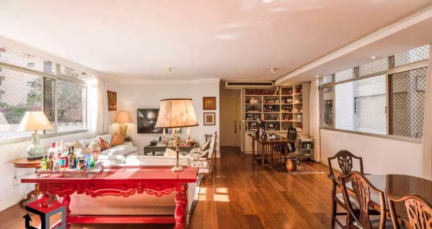Apartamento 3 Dormitórios no Jardim Paulista com 183