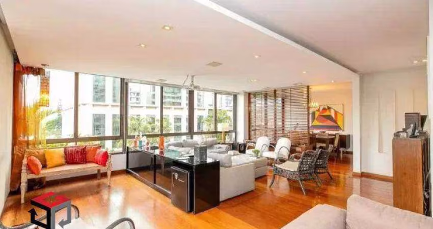 Apartamento Alto Padrão com 3 Suites no Itaim Bibi com 225 m2