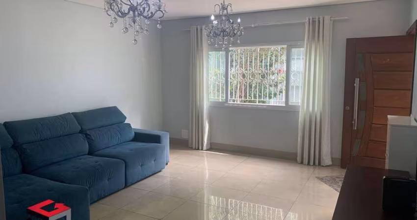 Sobrado Tatuapé 207m², 5 quartos, 3 suítes, banheira com hidromassagem, 3 vagas, aceita permuta por imóvel menor. Marque sua visita!
