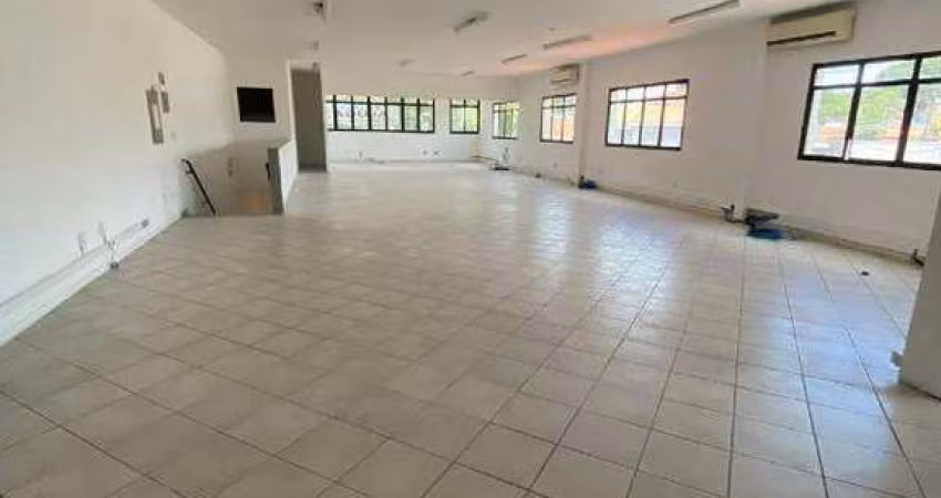 Prédio Comercial com 750 m² e 8 banheiros - Jabaquara/SP.