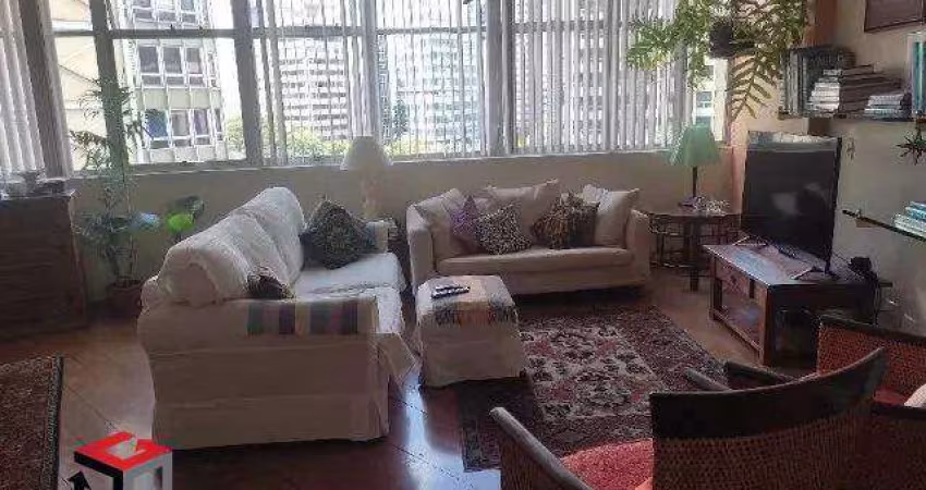 Apartamento 3 Dormitórios no Jardim Paulistano 180m2