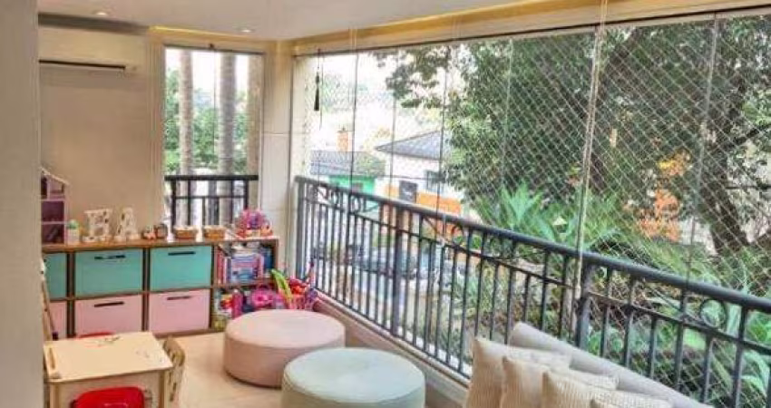 Apartamento em Bosque da Saúde com 136m²