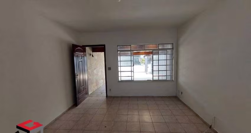 Casa térrea com 3 dormitórios e edícula