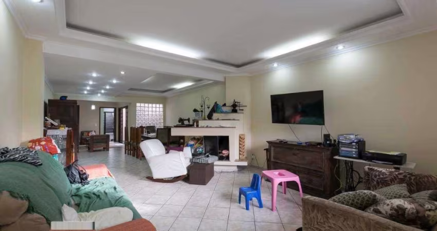 Sobrado- 300m², localizado no Bairro Aclimação- São Paulo- SP.