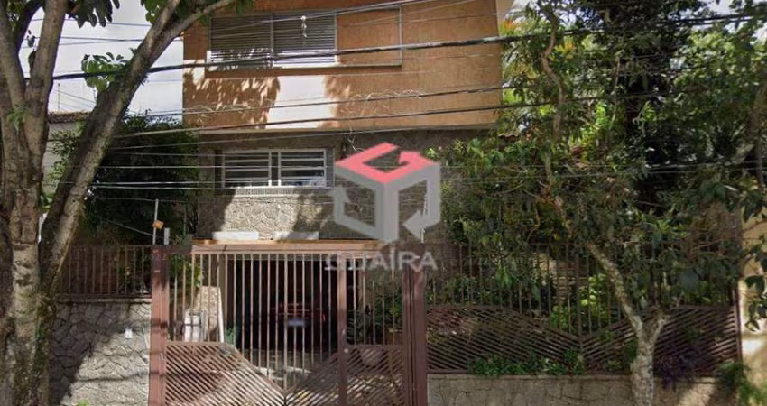 Sobrado com 277 m² localizado no Bairro do Campo Belo em São Paulo.
