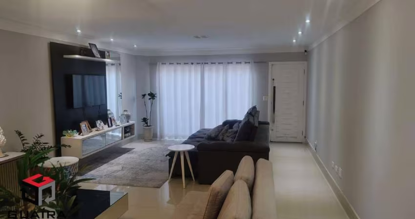 Encantador Sobrado com Espaço, Conforto e Localização Privilegiada no Bairro Nova Petrópolis!!