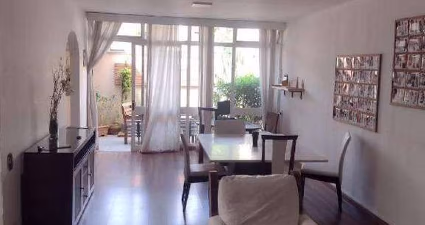 Sobrado Residencial em Campo Belo com 247m²