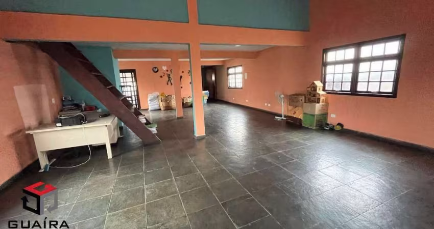 Casa à venda 3 quartos 1 suíte 8 vagas Novo Oratório - Santo André - SP