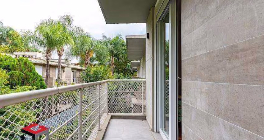 CASA EM CONDOMÍNIO FECHADO Á VENDA - 4 SUÍTES - 4 VAGAS - 424M²