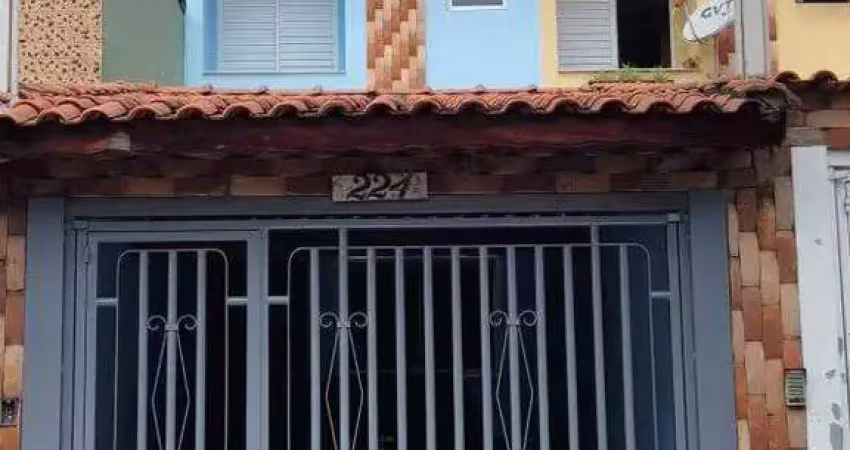 Sobrado à venda 2 quartos 2 suítes 2 vagas Utinga - Santo André - SP