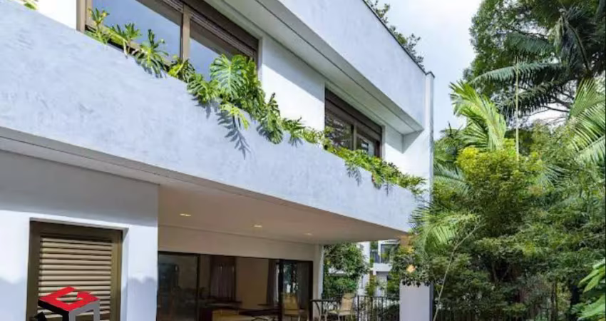 Casa em condomínio fechado à venda - 4 suìtes - 4 vagas - 689m²