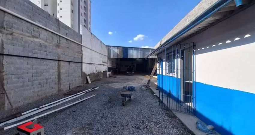 Barracão / Galpão / Depósito à venda na Rua Araçatuba, 180, Santa Maria, Santo André
