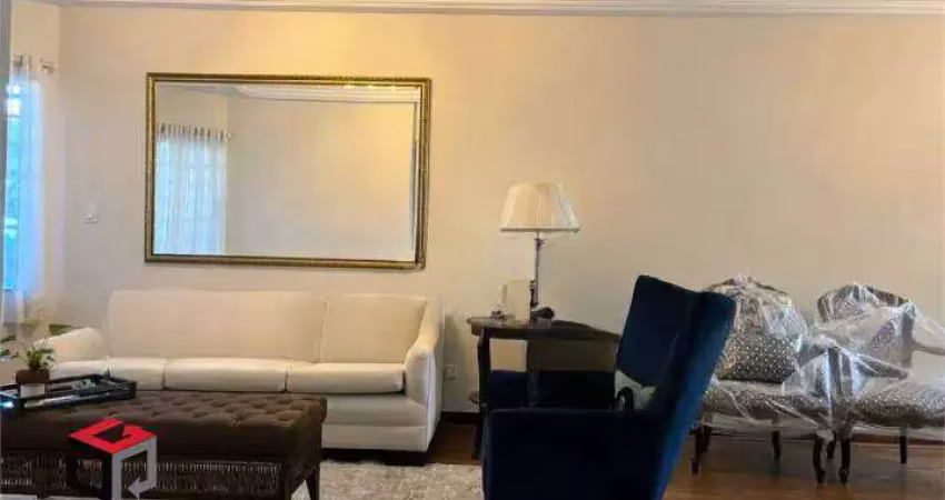 Maravilhoso sobrado reformado á venda com 250m² em mirandópolis.
